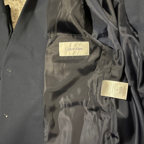 Calvin Klein Boys Navy suit- 2pieces - Picture 4 of 6